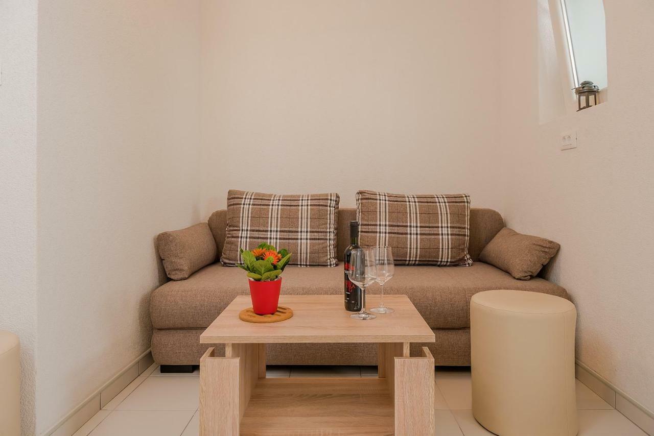 Apartmani Luka Baska Voda Exterior photo